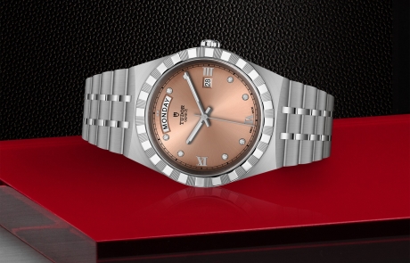 TUDOR TUDOR ROYAL laid down showcasing the salmon, with 8 diamonds dial and overall elegance.